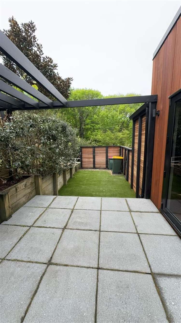2 Ebrington Place Strandon_12