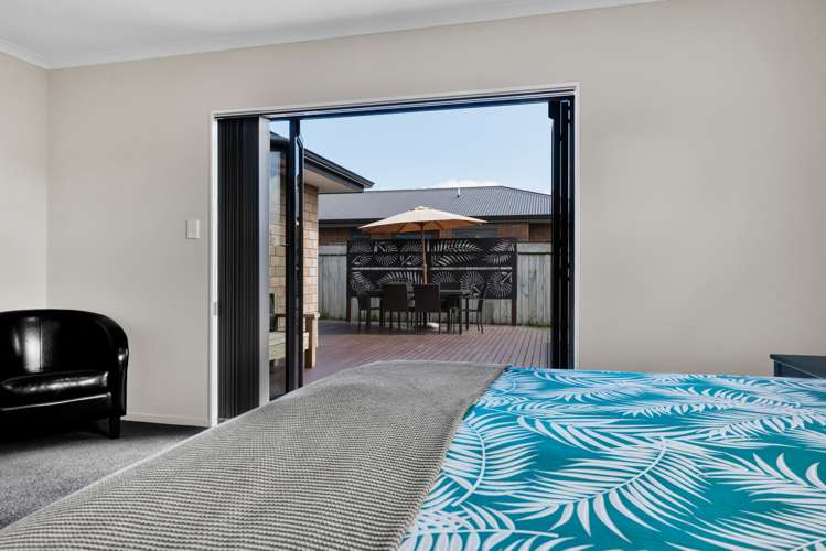 38 Montague Grove Stratford_11