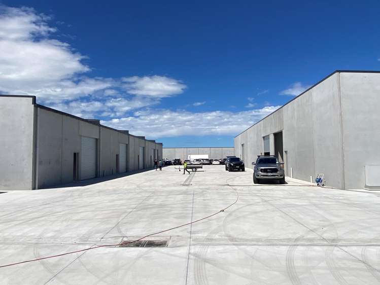 8/1 Lake Bryndwr Lane Burnside_8