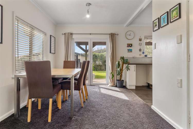 17 Maitland Avenue Stoke_14