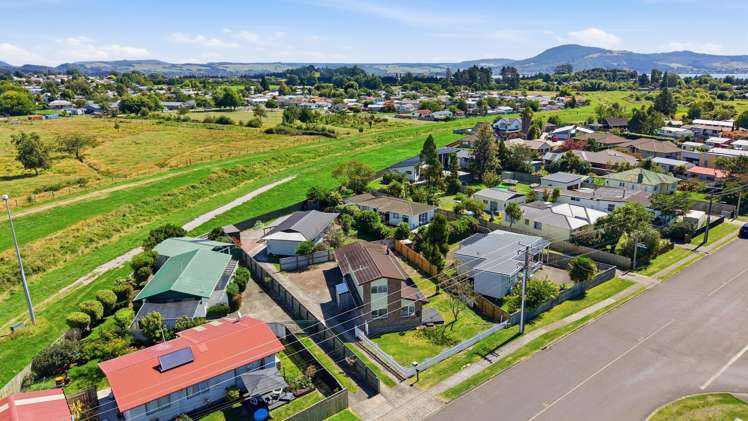 20A Robinson Avenue Holdens Bay_14