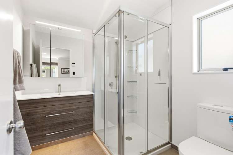 23 Chippenham Grove Churton Park_9