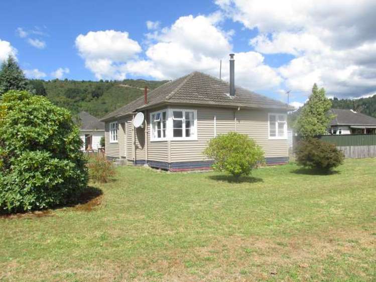 23 Herald Street Reefton_16
