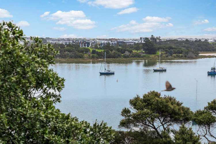 20 Oruamo Place Beach Haven_30