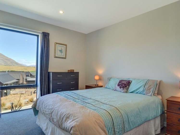 46 Falconer Rise Jacks Point_24