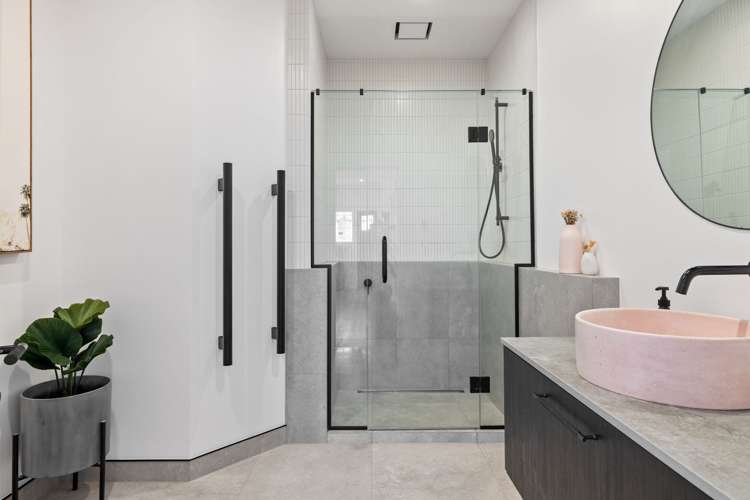 11 Miro Street Takaro_20