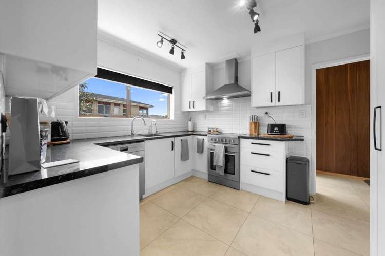 34 Meadway Sunnyhills_8