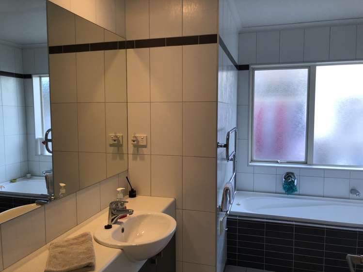 121 Pine Harbour Parade Beachlands_14