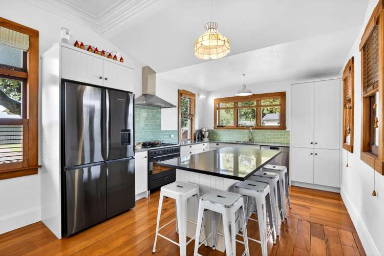 76 Vigor Brown Street Napier South_1