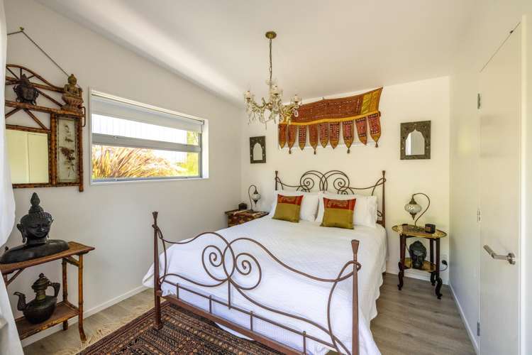 162 Ocean View Road Oneroa_21