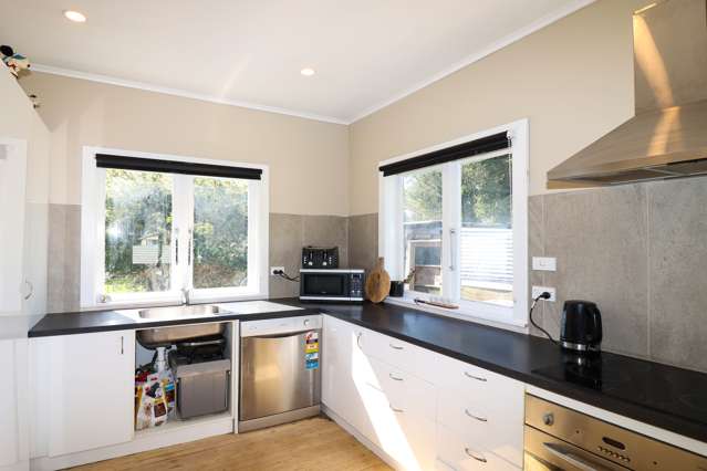 1395 Opaki Kaiparoro Road Mauriceville_1