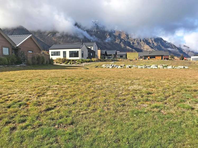 11 Polperro Court Jacks Point_1