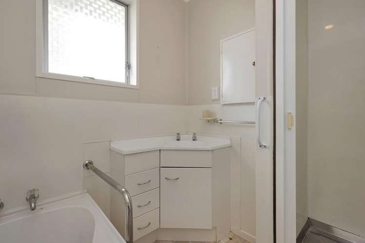 28 Churchill Avenue Allenton_17