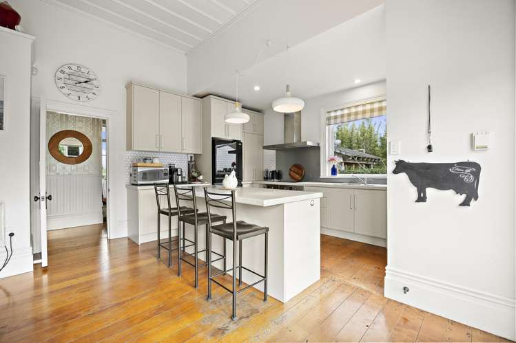 2179 State Highway 16 Helensville_5