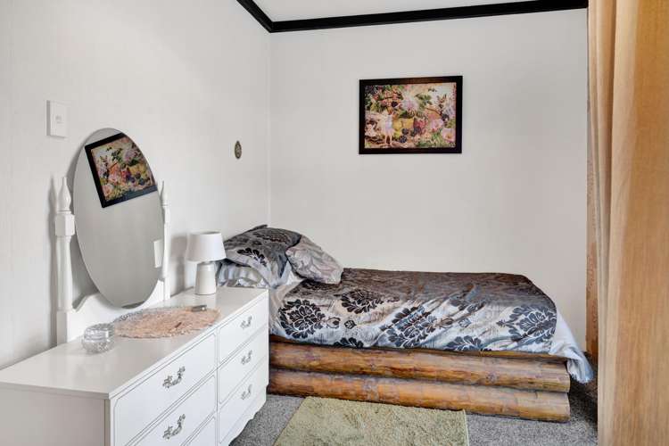 42 Swansea Road Stratford_15