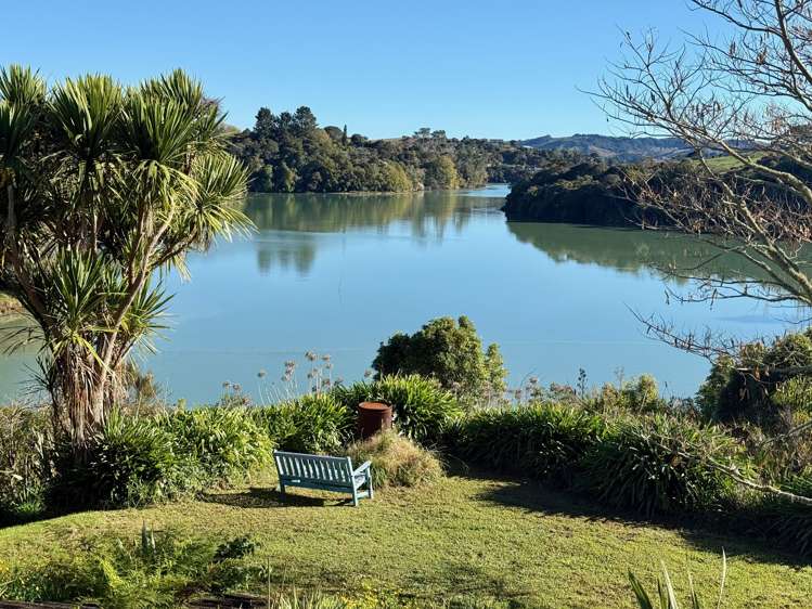 Address withheld Raglan_33