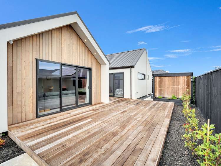19 Guinevere Drive Lincoln_25