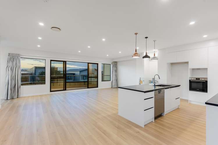 16 Moki Place Long Bay_6