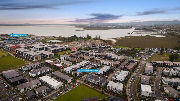 16 Malcolm Calder Road 1626_25