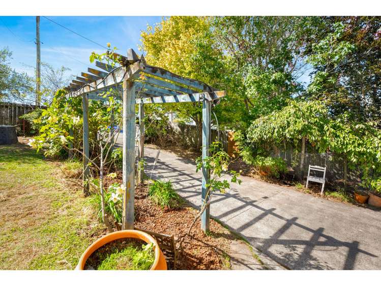 7 Celsmere Lane Te Atatu Peninsula_16
