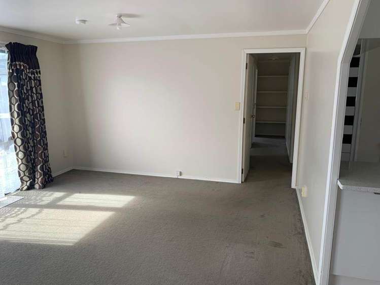 24A Netherlands Avenue Kelston_4
