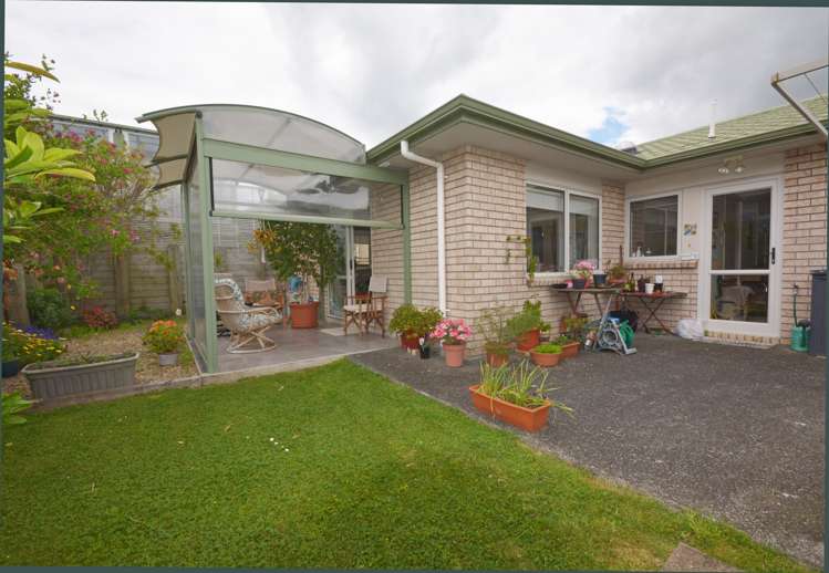 37/8 Village Place Tuakau_8