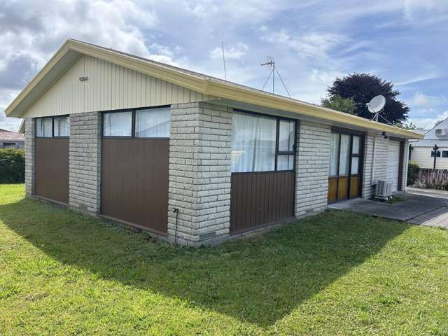 Recently Renovated 2-Bedroom Home Near Waikato Hospital