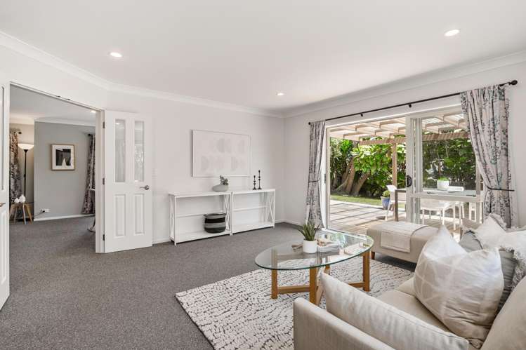 4 Mary Forgham Drive Greenhithe_12