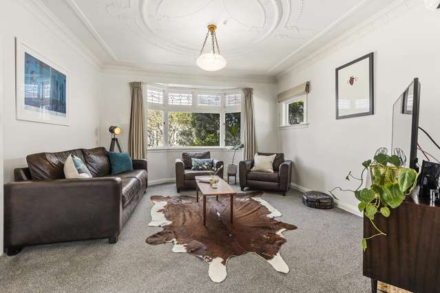 8 Friend Street Karori_1