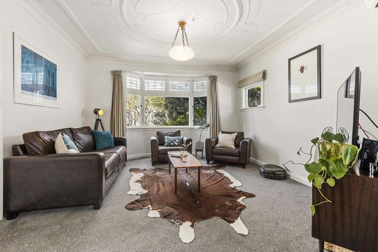 8 Friend Street Karori_1