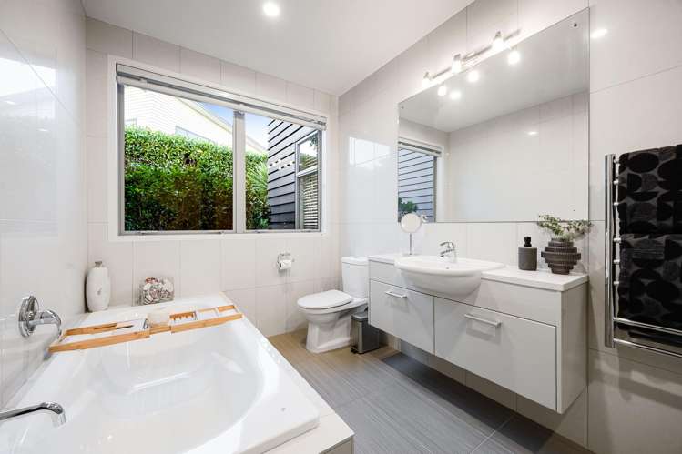 104 Shelter Drive Greenhithe_22