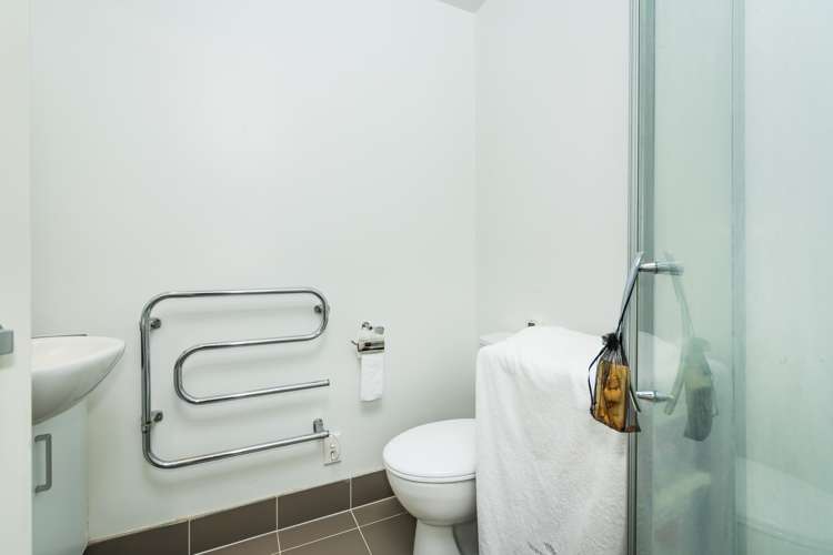 E10/71 Spencer Road Oteha_13