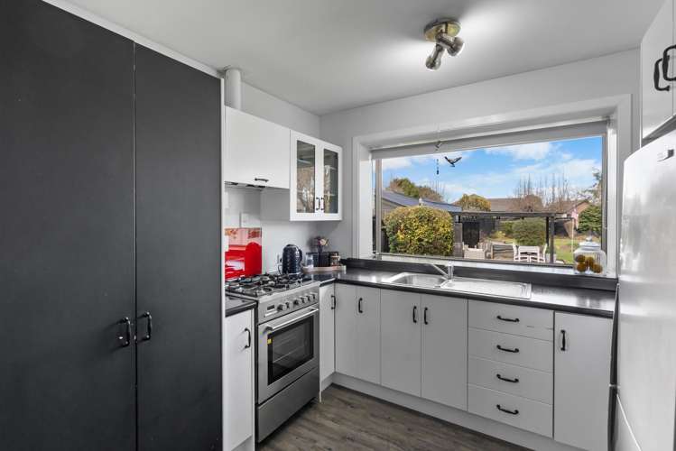 86 Neill Street Hornby_10