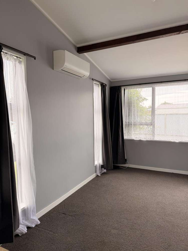 1-12/71 Main Street Mataura_21