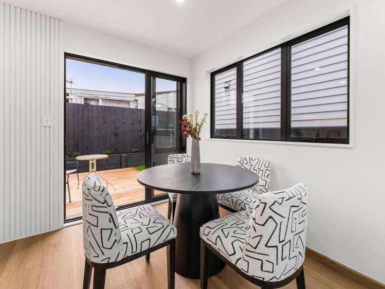46a & 46b Woodford Avenue Henderson_12