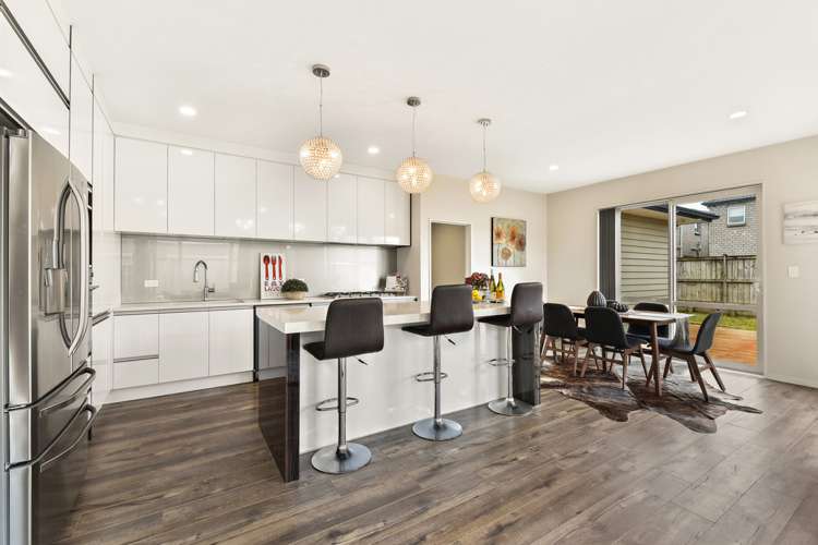 37 Castlebane Drive Flat Bush_6