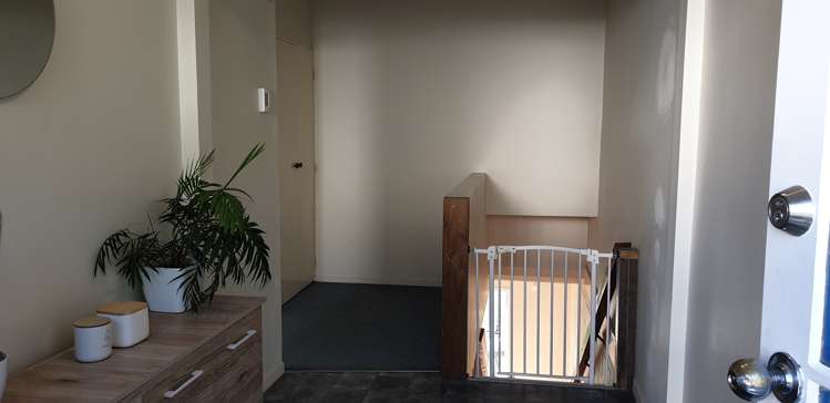 3 Quinn Grove Porirua East_16