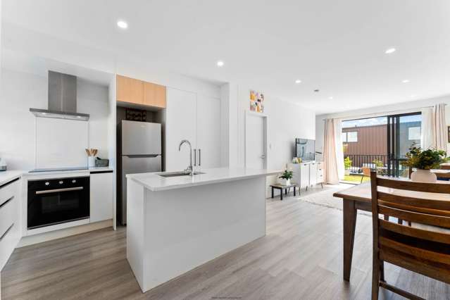 14 Dorothy Thorpe Way New Lynn_2
