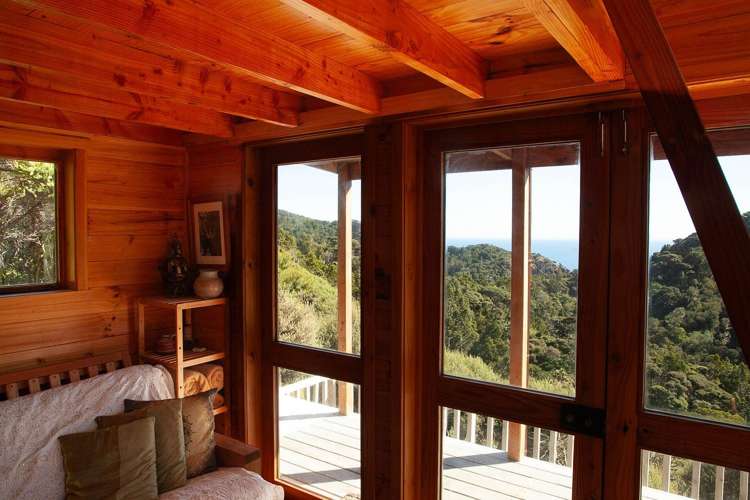 132 Lone Kauri Road Karekare_5