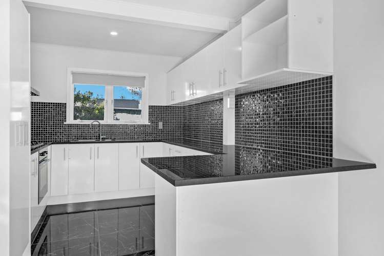 2/8 Winspear Place Papatoetoe_6