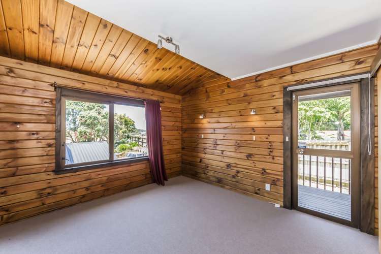 34 John Dee Crescent Red Beach_11