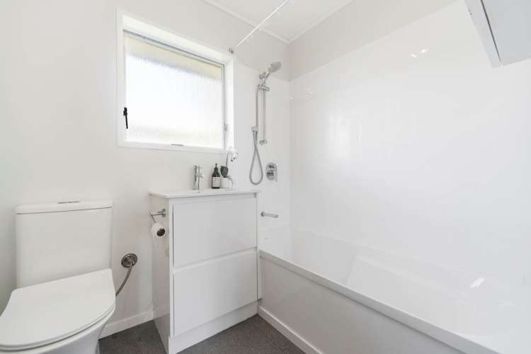 1/20 Meadway Sunnyhills_11