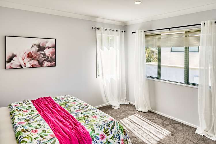 18 Chippenham Grove Churton Park_17