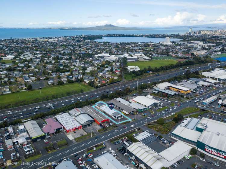93 Wairau Road_0