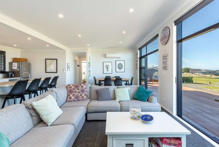 9 Puk Lane Flat Point_11