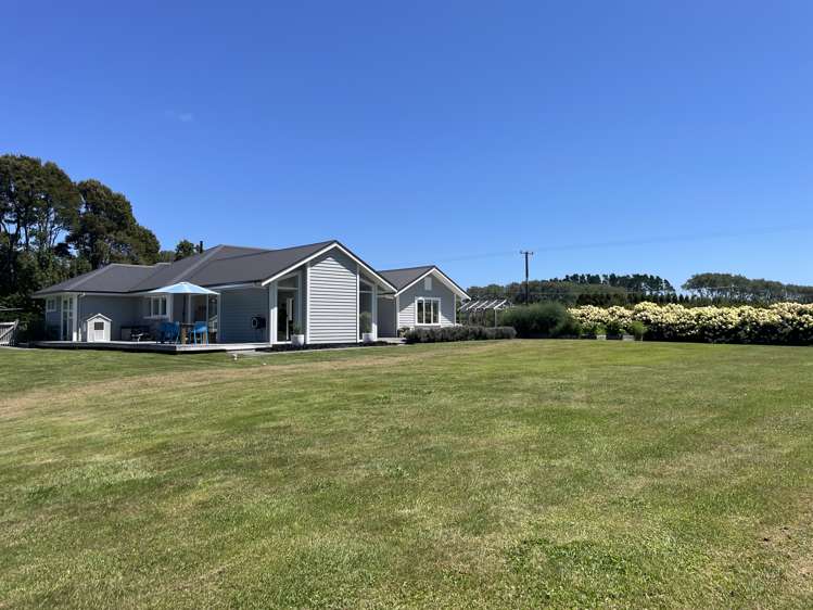 1199 Egmont Road Egmont Village_20