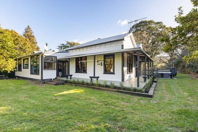 264m2 Lifestyle Sanctuary - Easy Reach to Palmy!