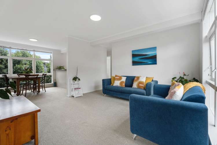 3/27 Piccadilly Place_1