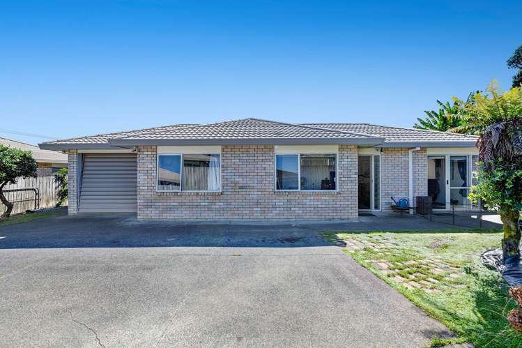 3/2 Doment Crescent Orewa_0