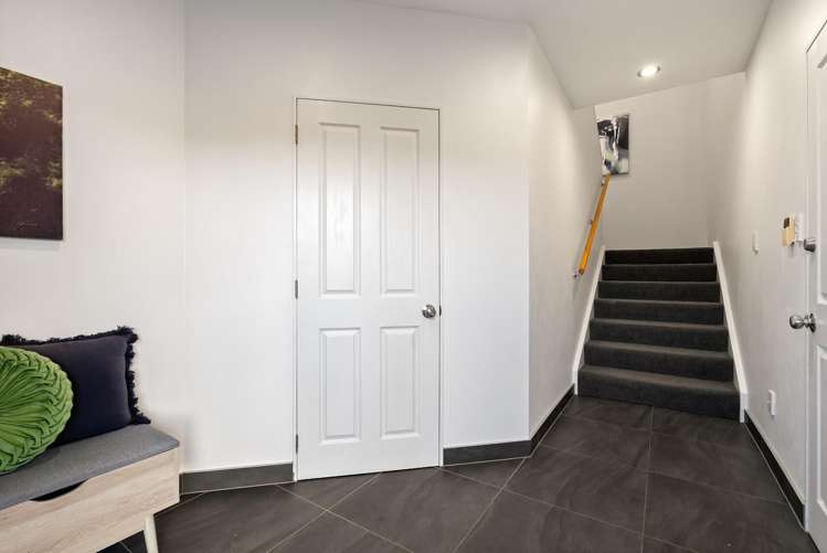 7 Joseph Banks Drive Whitby_13